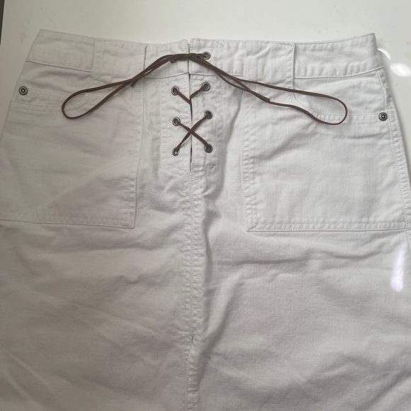 Faded Glory White Cargo Denim Mini Skirt Featuring Boho Lace Details Size 6 - Picture 2 of 6